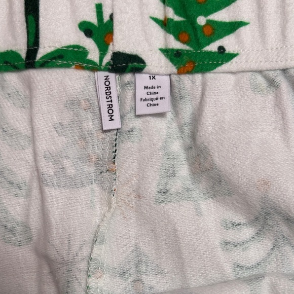 Nordstrom Green Evergreen Tree Patterned Fleece Pajama Set Size 1X NWT - Picture 4 of 9
